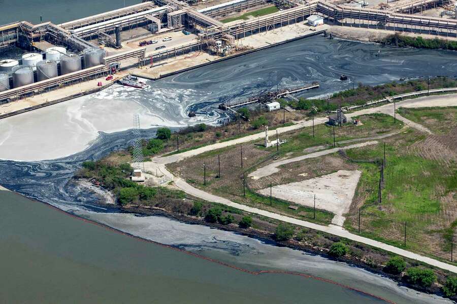 Houston Ship Channel closure could cost energy industry 1 billion