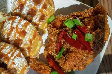 First Look Taste Bar Kitchen In Midtown Houston Chronicle