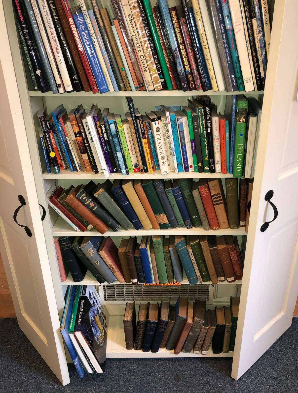 The Next Chapter opens to support Roxbury library