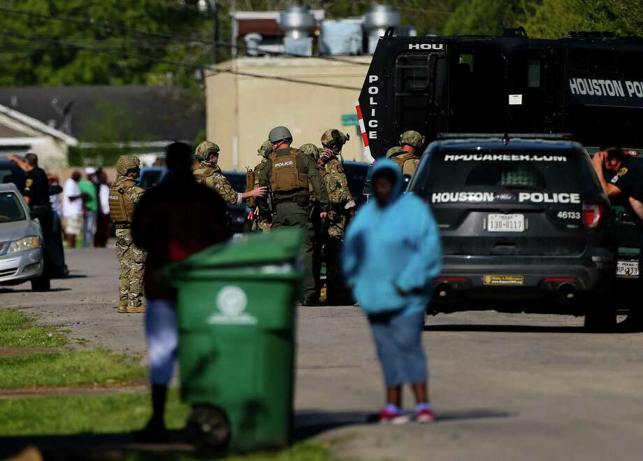 HPD arrests armed man barricaded inside Houston home with multiple hostages, including a baby