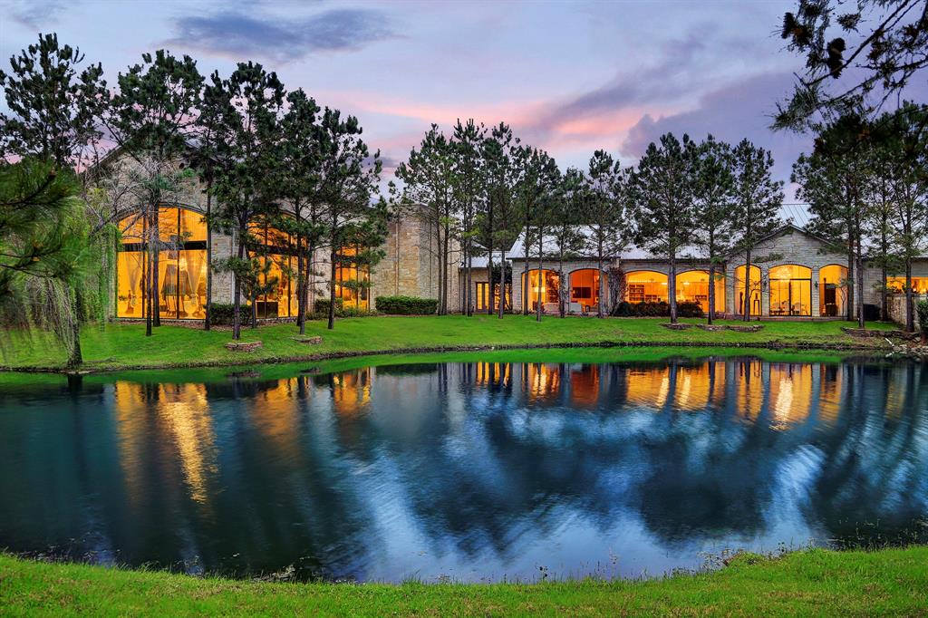 12m Tomball Mansion Is A Private Getaway With Gatsbyesque
