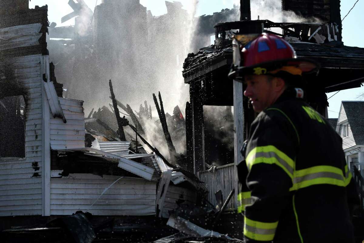 Two houses wrecked in Schenectady fire