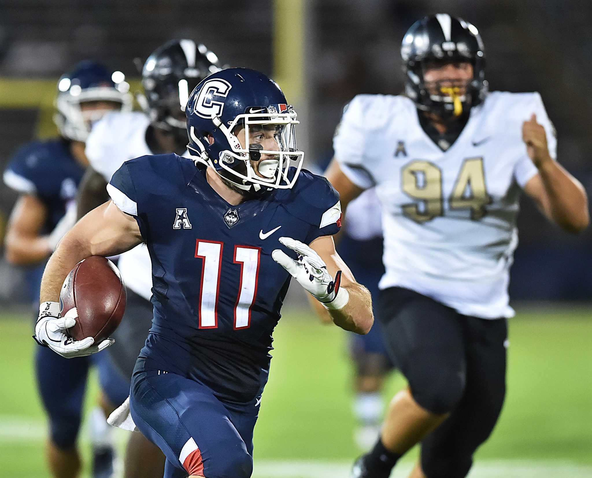 Former Uconn Wr Kyle Buss Invited To Vikings Rookie Camp Connecticut Post