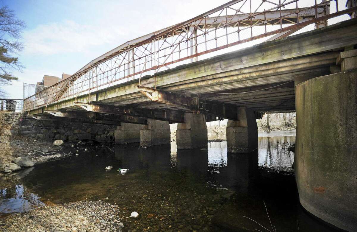 Stamford reps may stop work on West Main Street bridge
