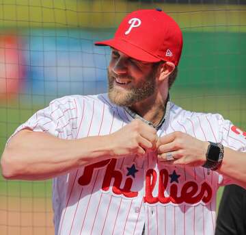 phillies 3 jersey