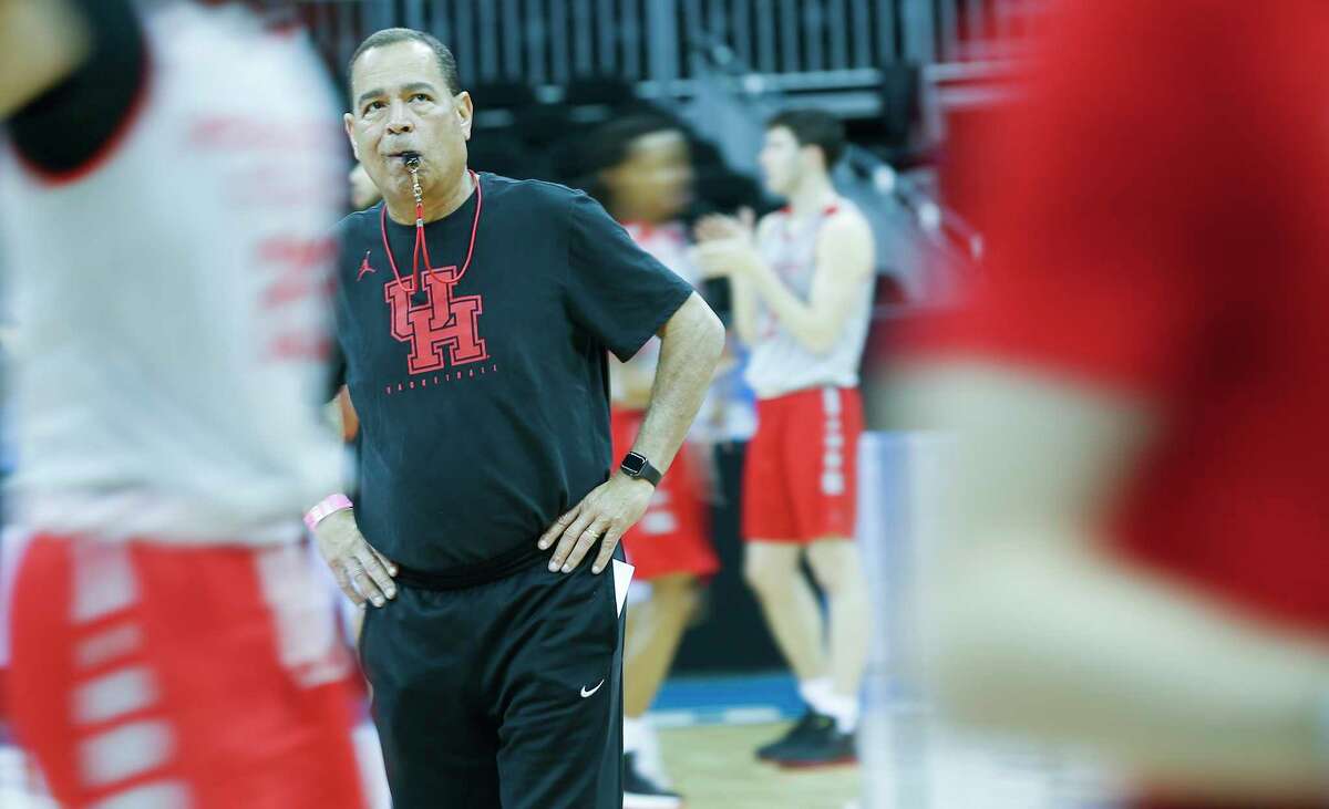 PHOTOS: Cougars practice before facing Kentucky in Sweet 16  Houston Cougars head coach Kelvin Sampson watches over practice on Thursday, March 29. 2019 at the Sprint Center in Kansas City, MO. Houston will take on Kentucky Wildcats on Friday in the NCAA tournament.   >>>See photos from the Cougars' practice on Thursday, one day before facing Kentucky in the Midwest Region semifinals ... 