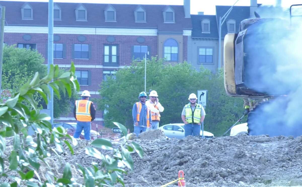 Fire engulfs equipment at new HEB construction off South Freeway