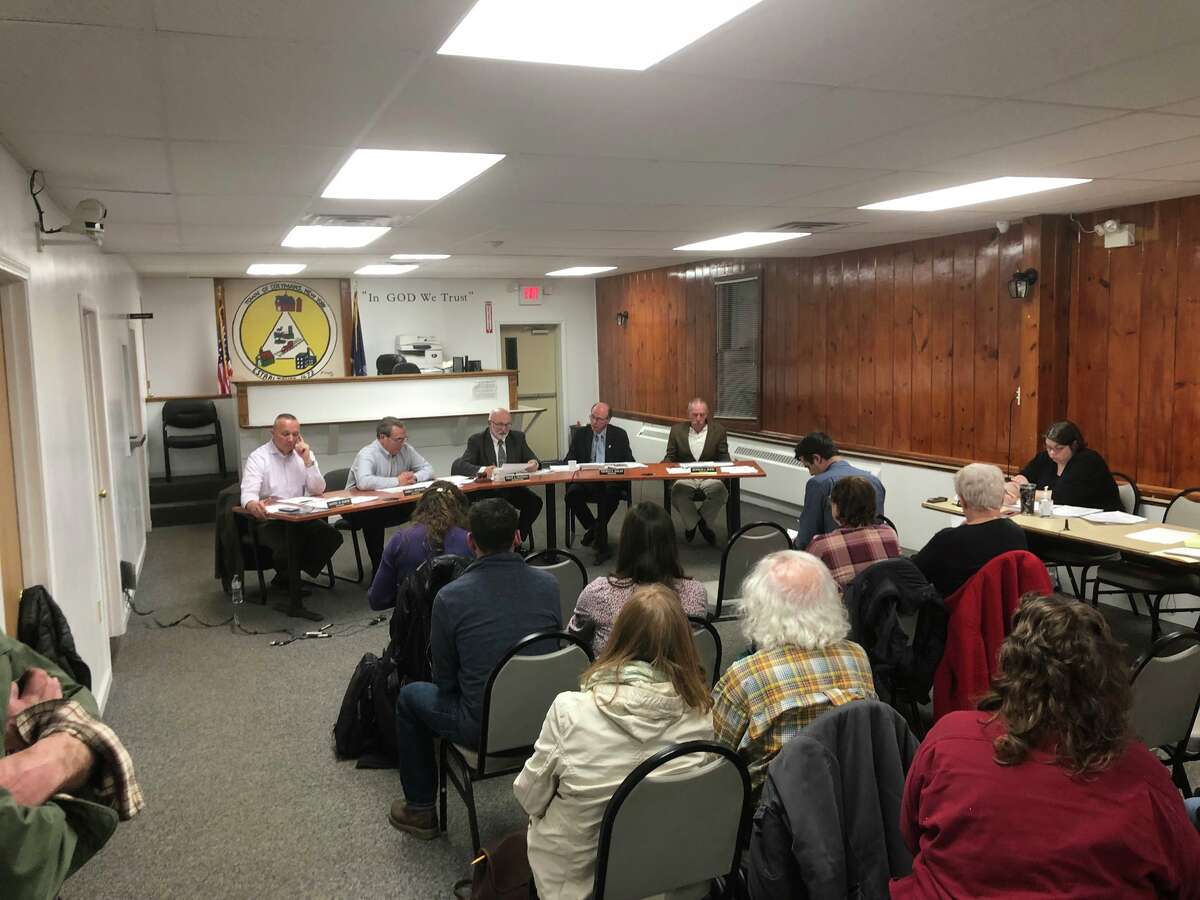 Coeymans residents cram the Town Hall as the Town Board takes comments before voting on a clean air resolution Thursday March 28, 2019. (Sara Cline / Times Union)