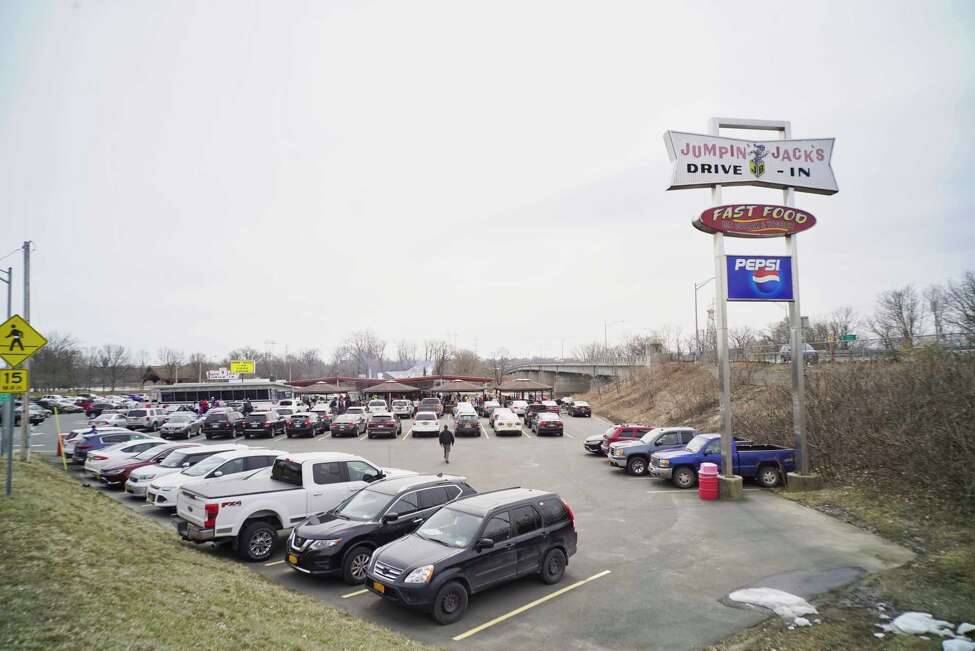 Photos Jumpin' Jack's opens