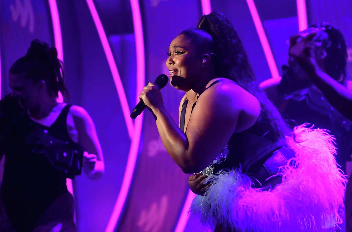 BEVERLY HILLS, CALIFORNIA - MARCH 28: Lizzo performs onstage at the 30th Annual GLAAD Media Awards Los Angeles at The Beverly Hilton Hotel on March 28, 2019 in Beverly Hills, California.