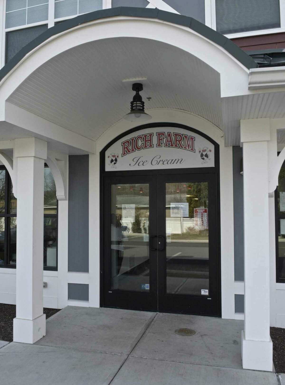 Brookfield's downtown takes shape