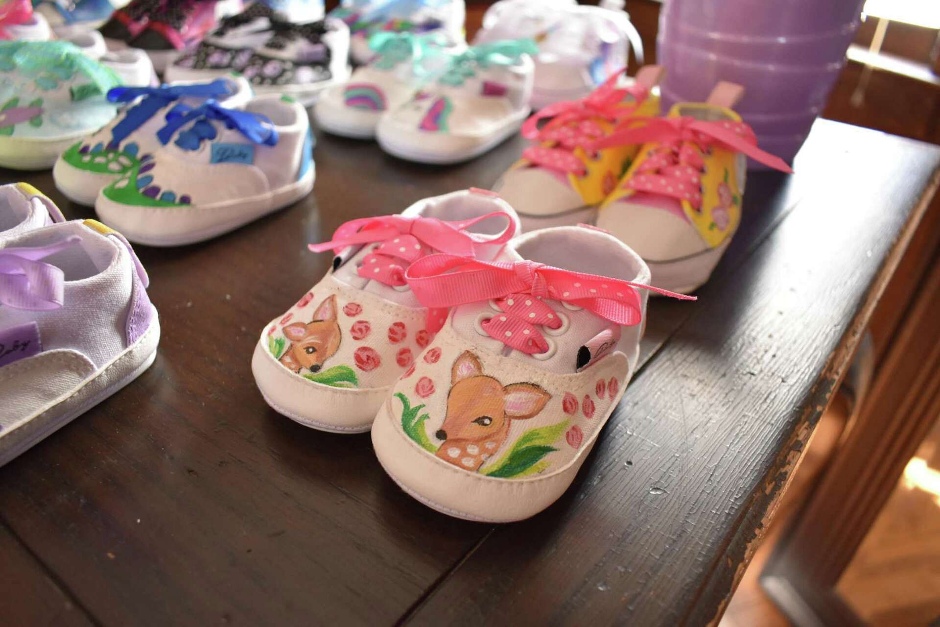 Hand painted baby shoes online