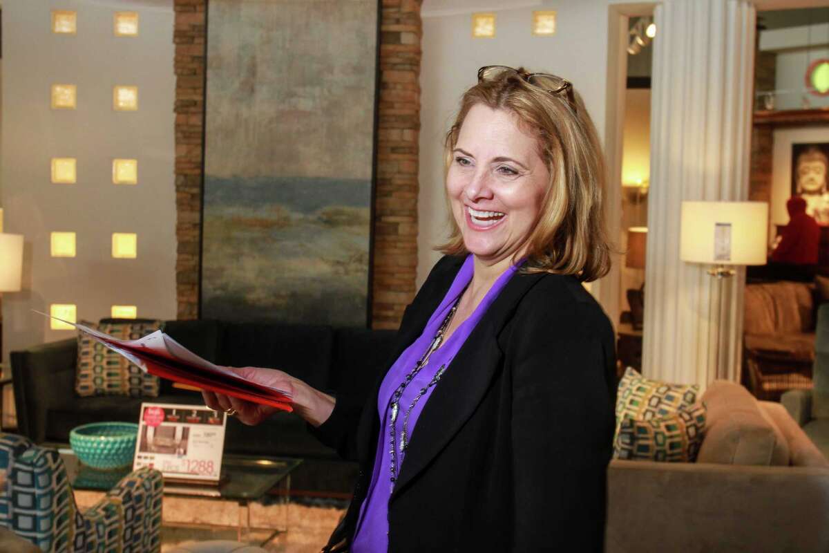 Laurel D’Antoni embraces Rockets' players, charity work and life in Houston