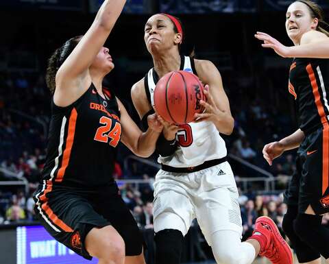 Women S Basketball Gameday Ncaa Elite Eight No 1 Louisville Vs