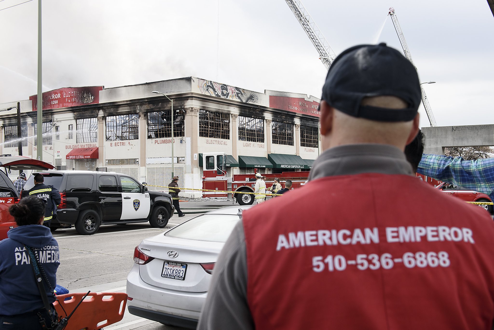 20 evacuated from massive warehouse fire in East Oakland