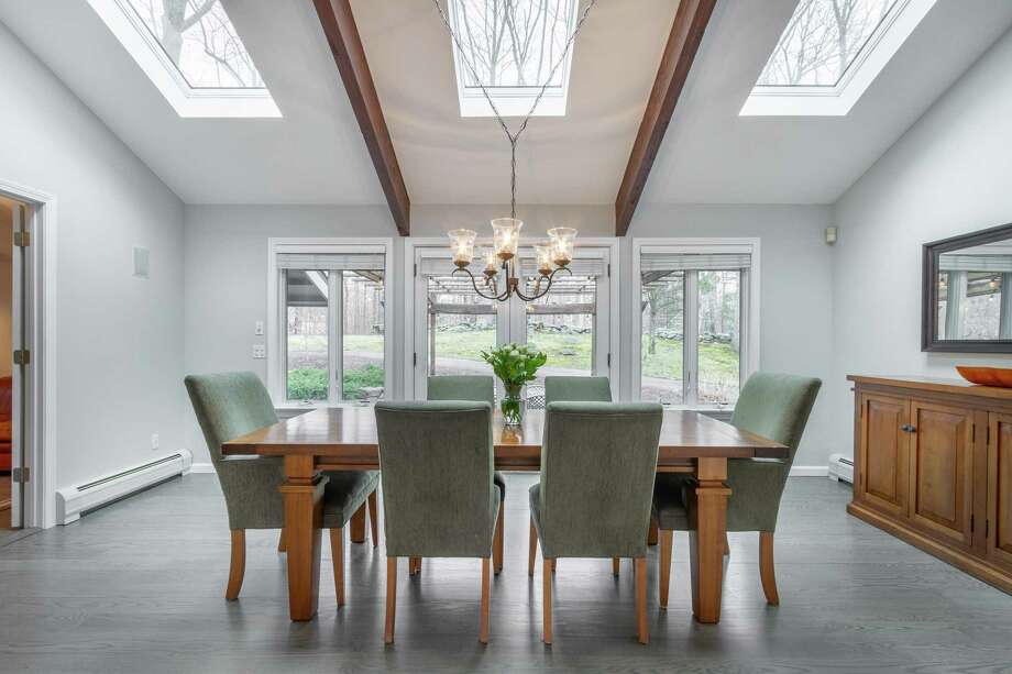 Canopy Of Lush Greenery Surrounds California Contemporary