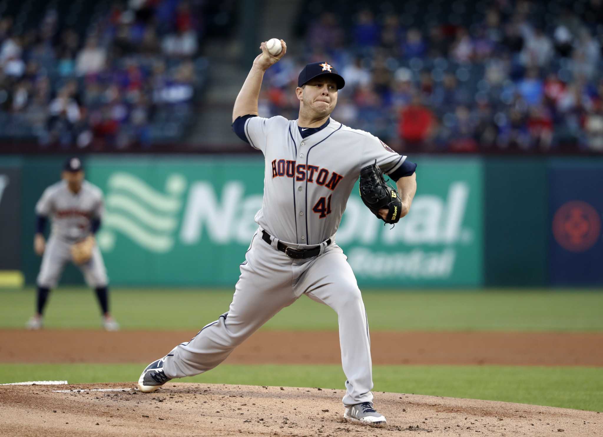 Astros to move starter Brad Peacock to short bullpen role