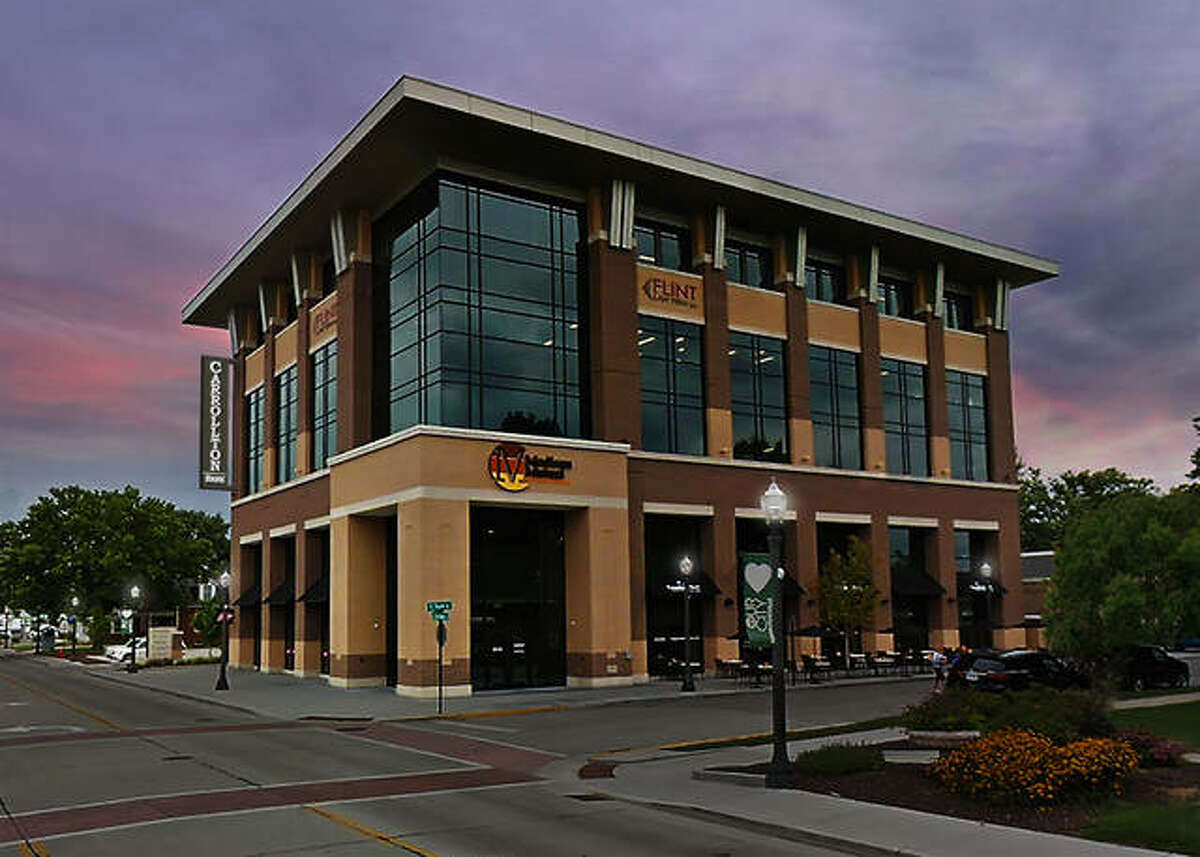 Carrollton Bank opens Edwardsville branch in Madison Mutual Building