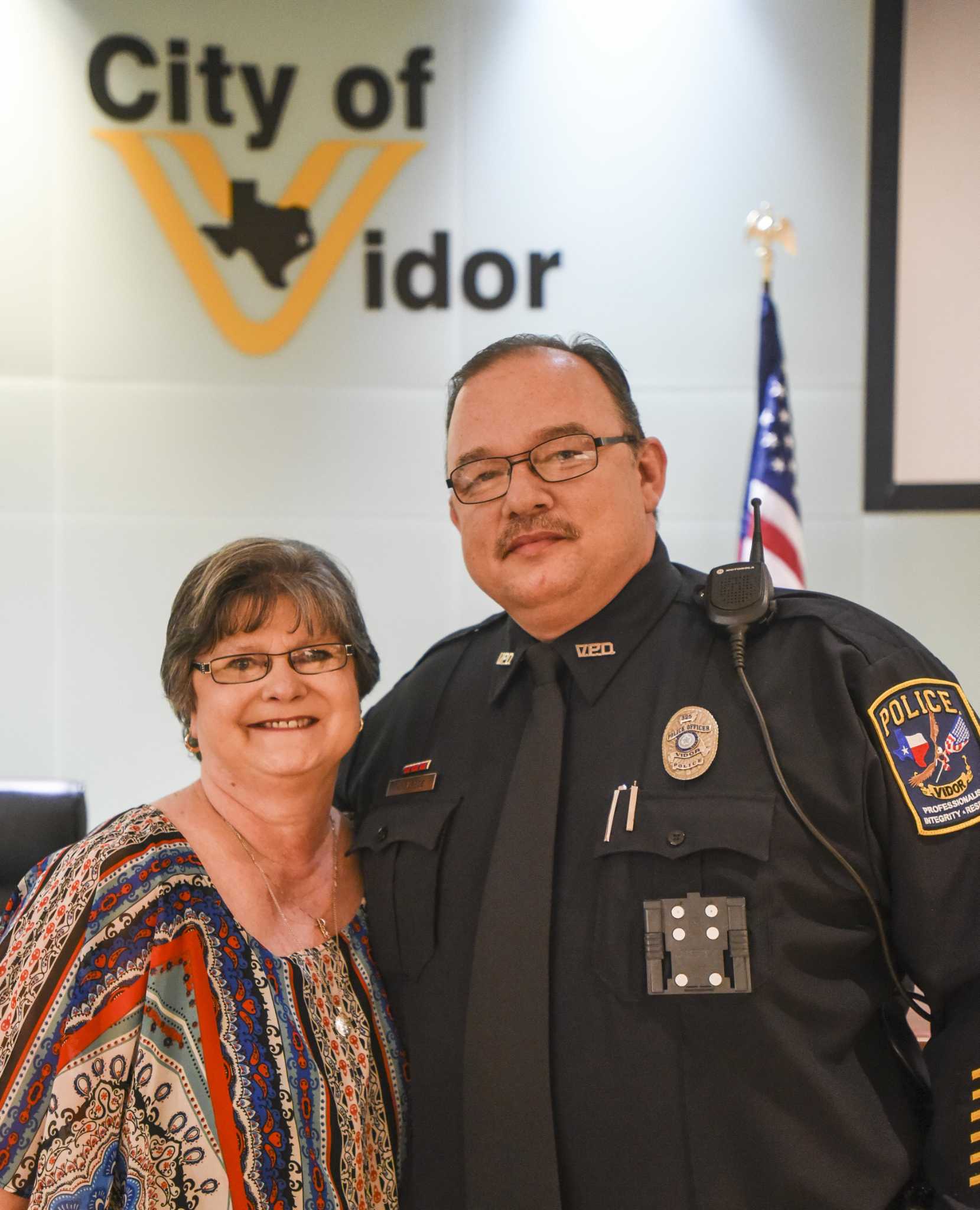 Vidor PD promotes 1 swears in 5 officers