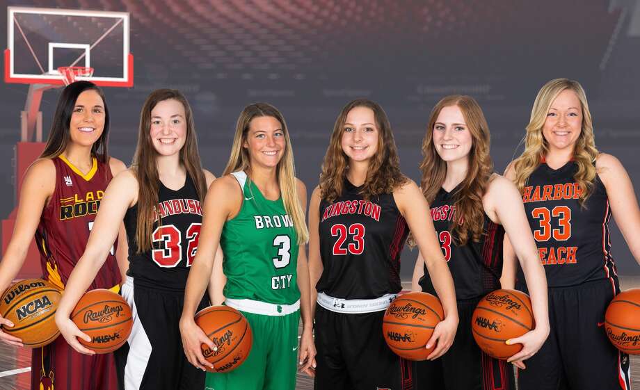 All Thumb Girls Basketball Brown City S Kendal Muxlow Reclaims