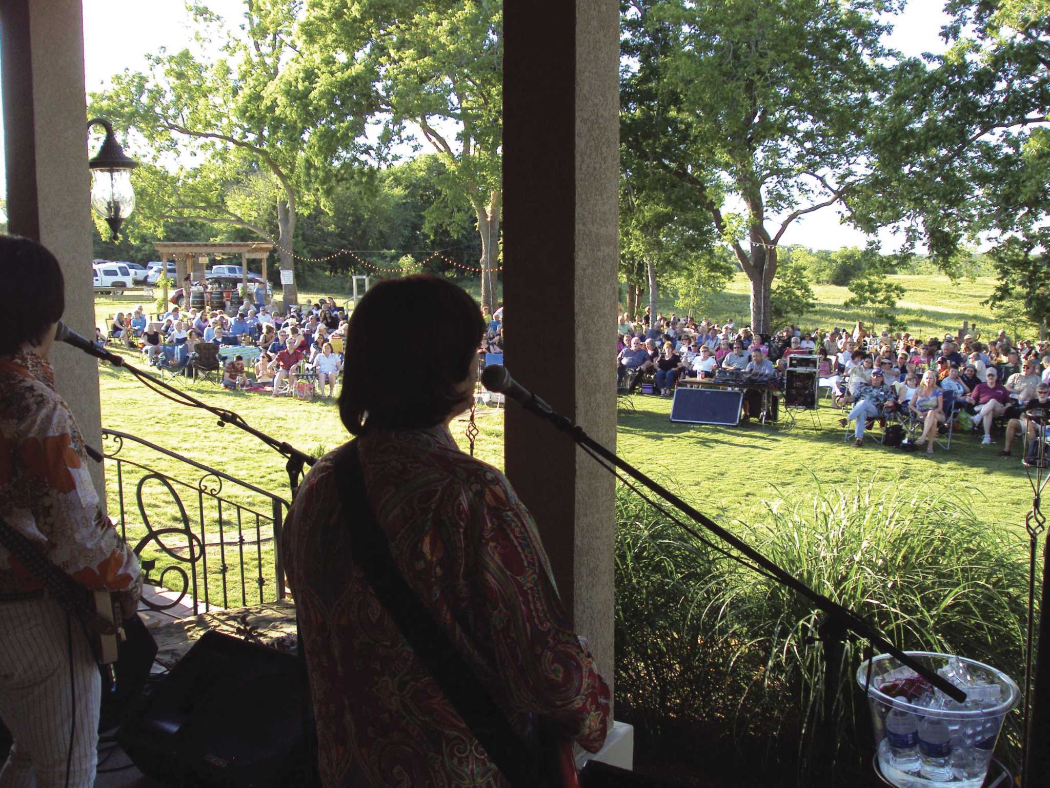 Wine Walk Celebrate Texas Wines With Spring Winery Concerts The Courier