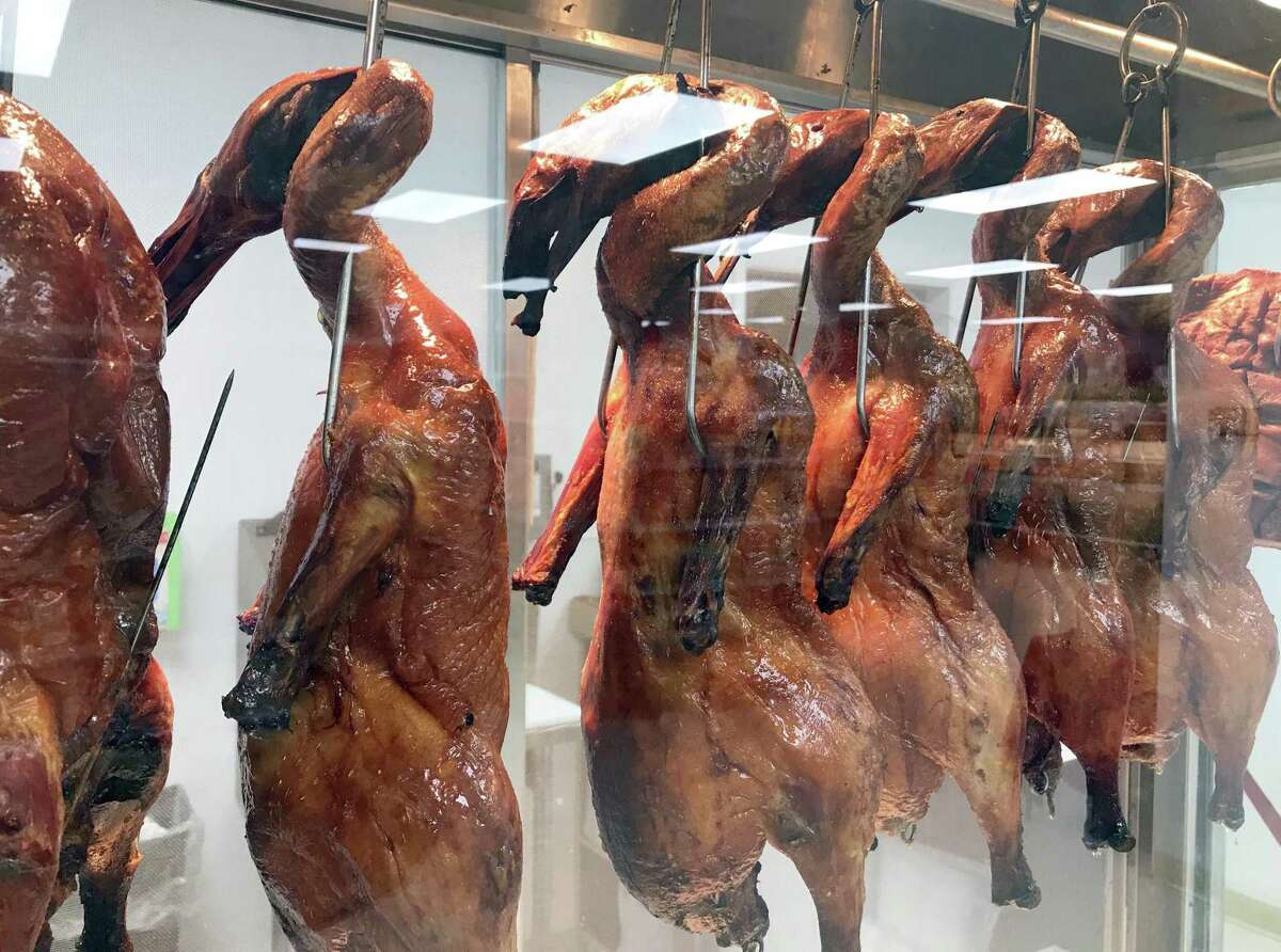 Dinner togo Headon whole roasted ducks