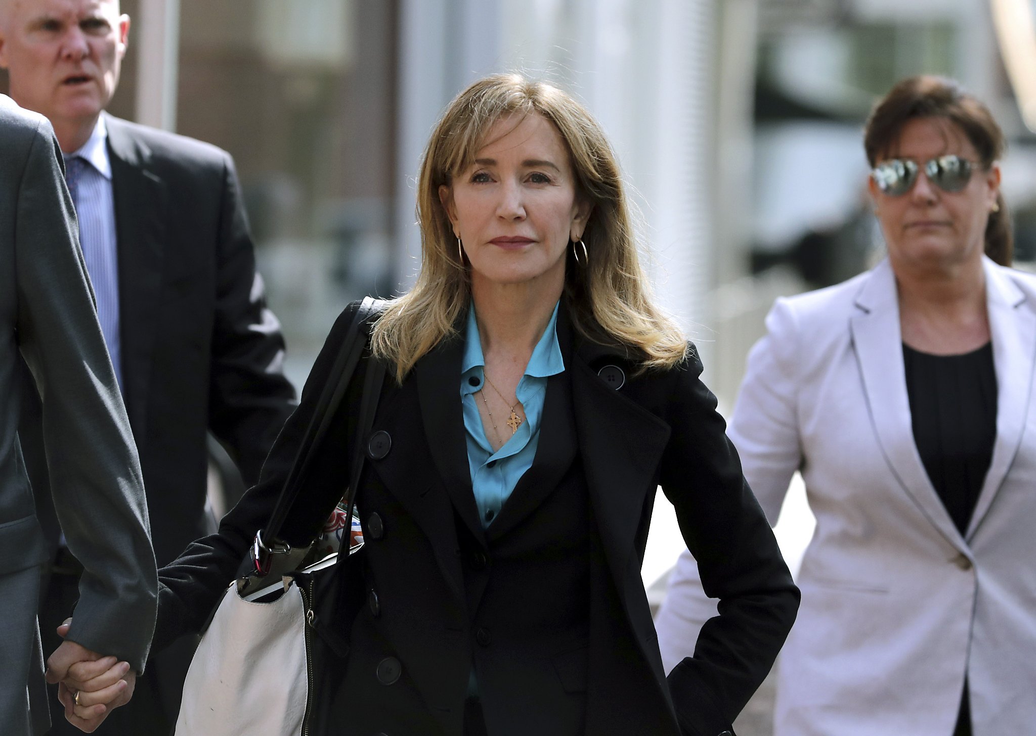 Actress Felicity Huffman To Plead Guilty In Admissions Scandal Sfchronicle Com