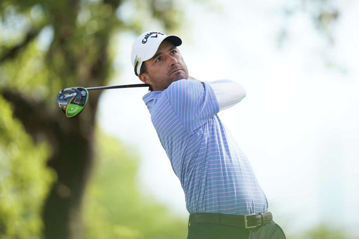 AUSTIN, TEXAS - MARCH 31: Kevin Kisner of the United States plays his shot from the 12th tee in his match against Matt Kuchar of the United States during the final round of the World Golf Championships-Dell Technologies Match Play at Austin Country Club on March 31, 2019 in Austin, Texas.