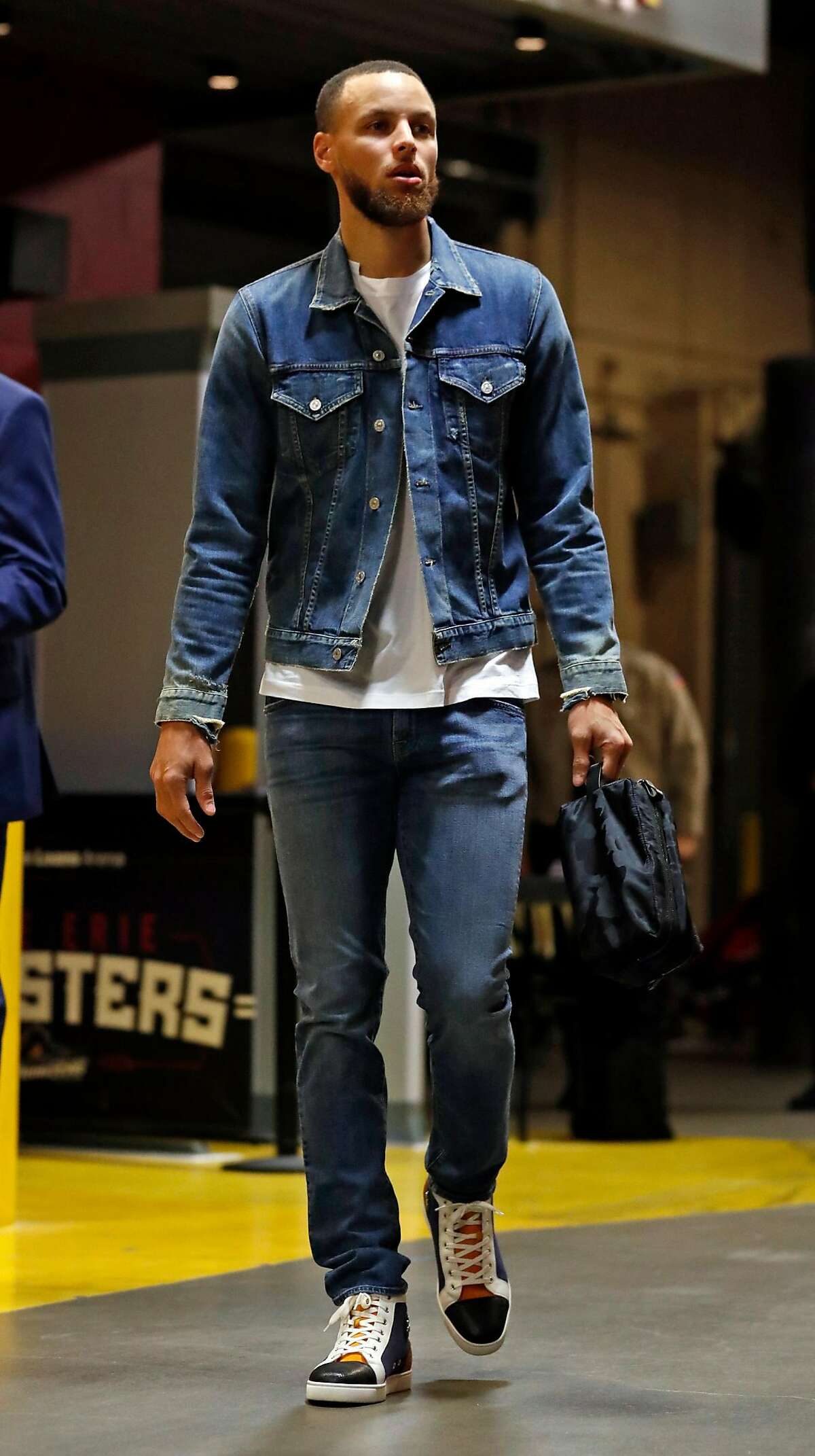 Steph Curry Express Clothing Where Warriors, fashion and personality pop: ‘The tunnel is the new runway’