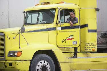 Border Wait Times Swell Amid Customs Officer Shuffle To Handle Migrant Crisis Houstonchronicle Com