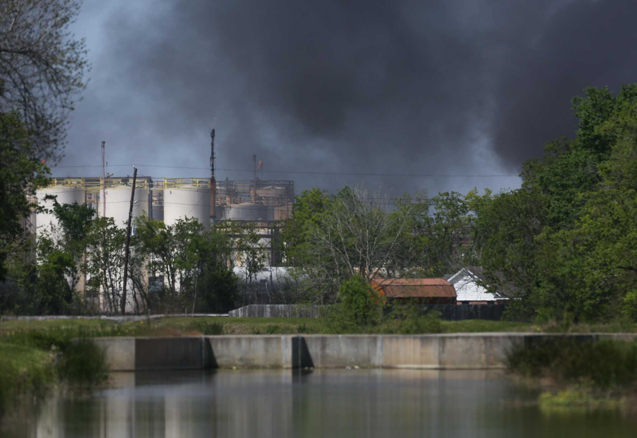 Lawsuit: KMCO officials aware of valve leak before chemical plant explosion - Houston ...