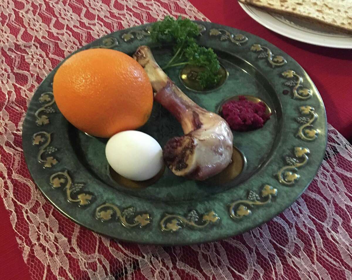 New Milford synagogue hosts first women’s seder