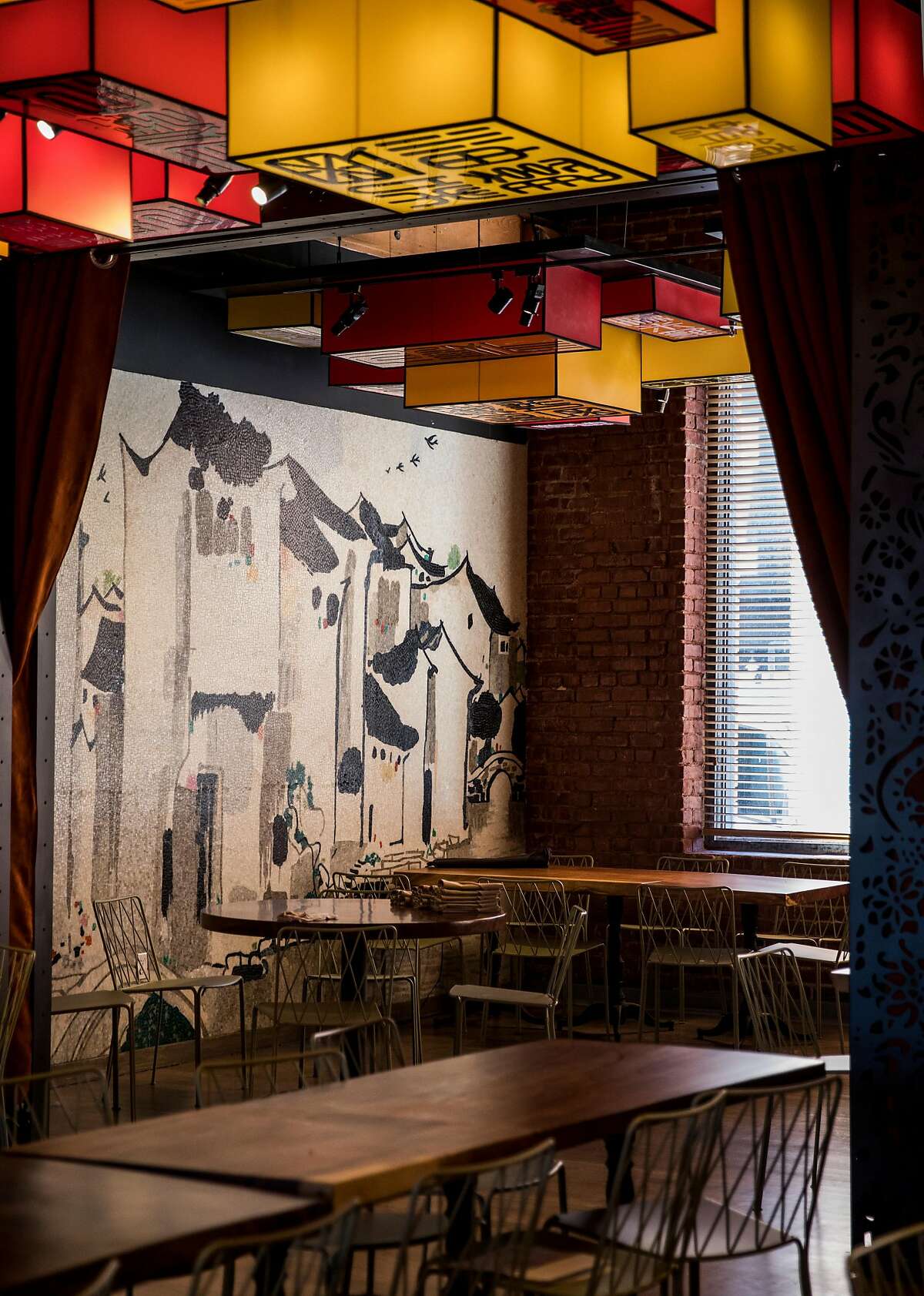 Palette Tea House opens at Ghirardelli Square with dim sum and seafood