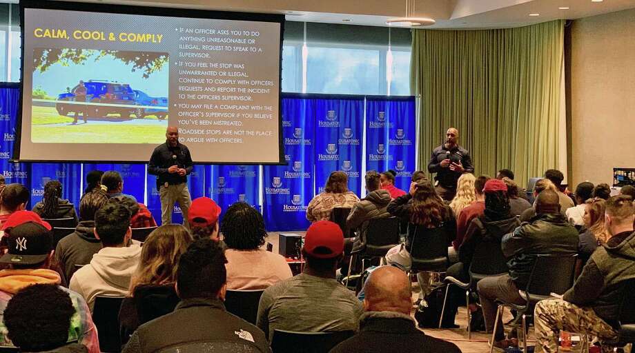College Students Learn What It S Like To Be A Cop Through