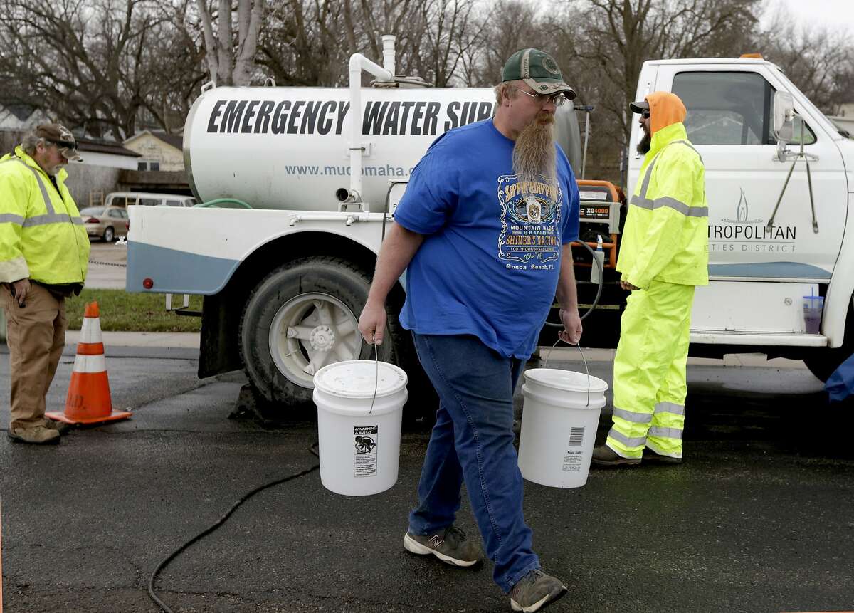 Boilwater orders remain in effect across Midwest flood zone