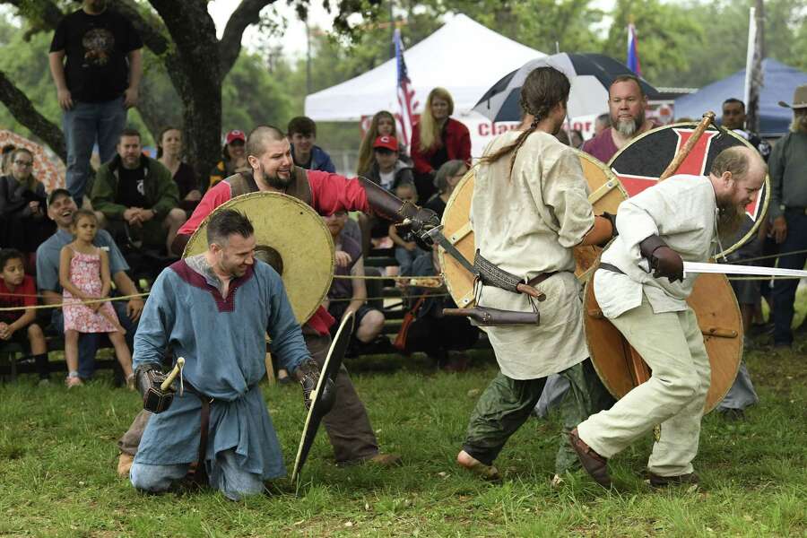 Crowds come out in droves for the San Antonio Highland Games where