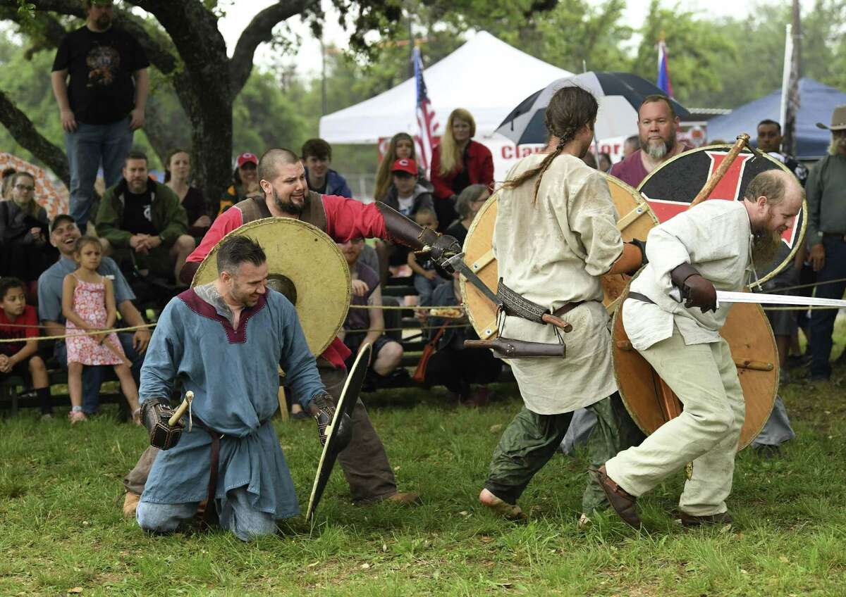 Crowds come out in droves for the San Antonio Highland Games where