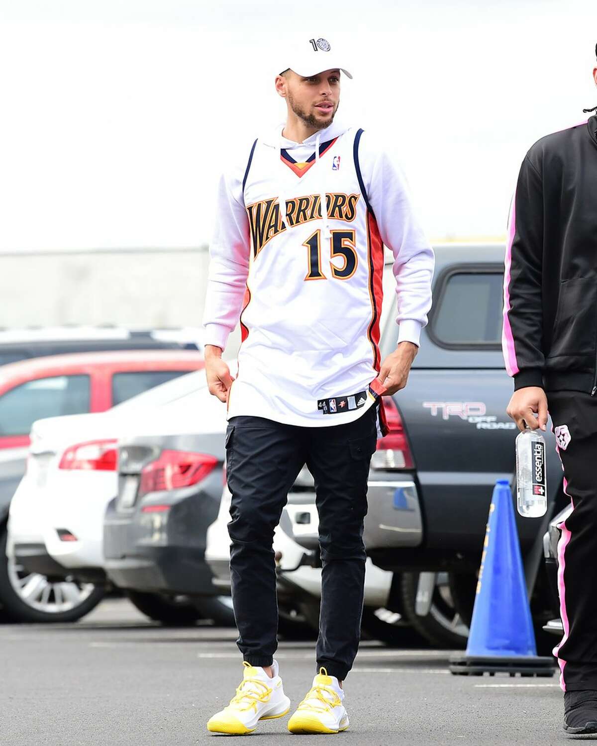 stephen curry wearing curry 4