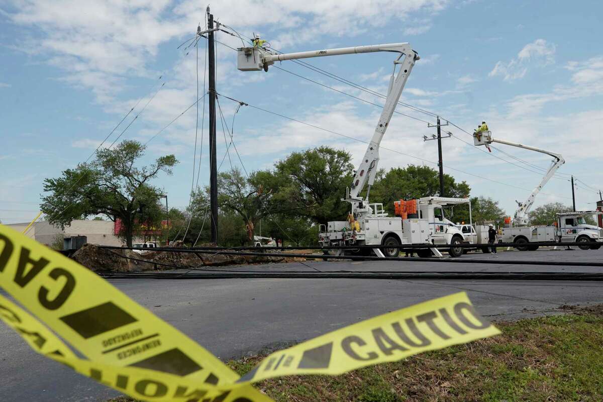 After Tornado Pasadena Begins Cleanup