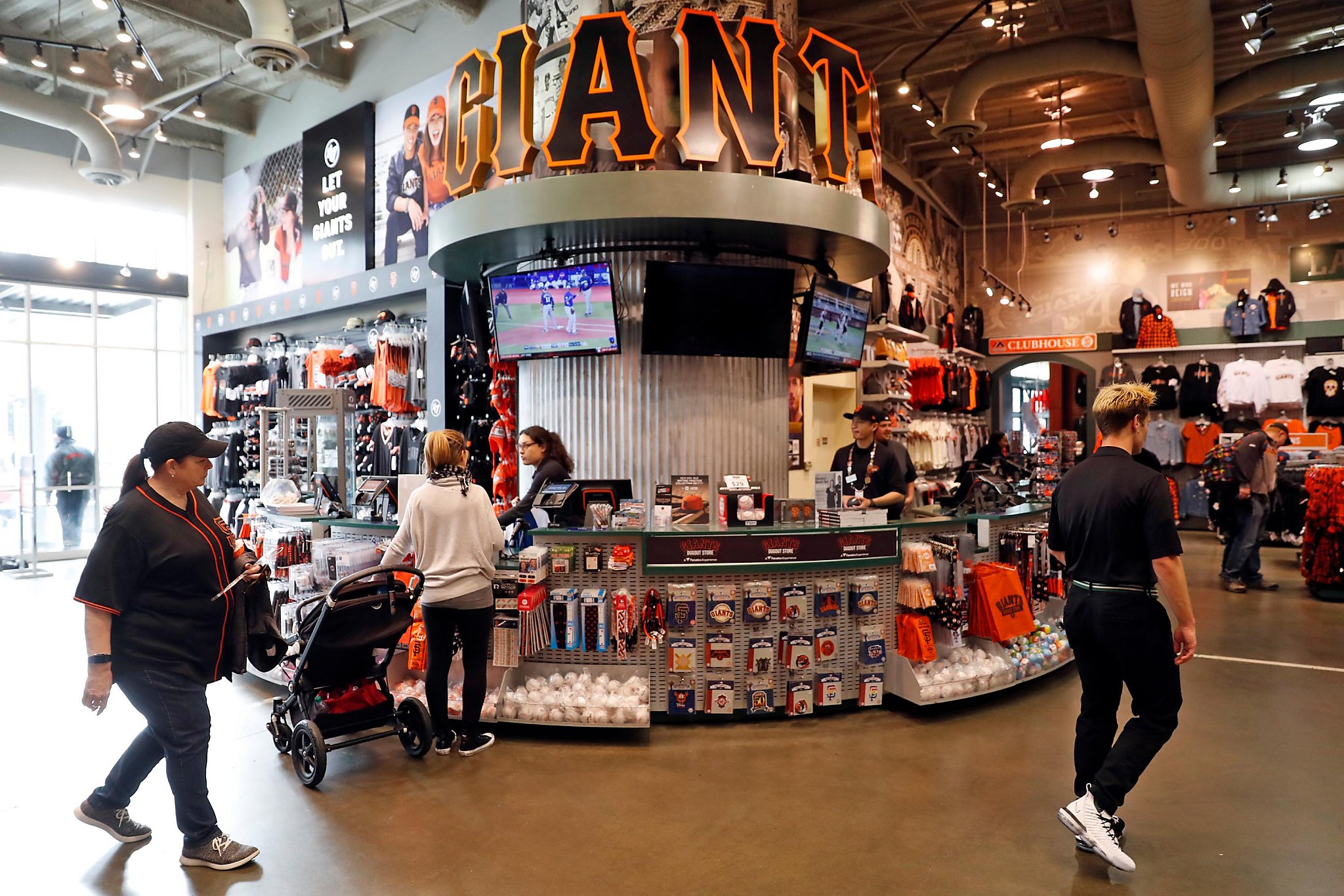 stores that sell giants jerseys