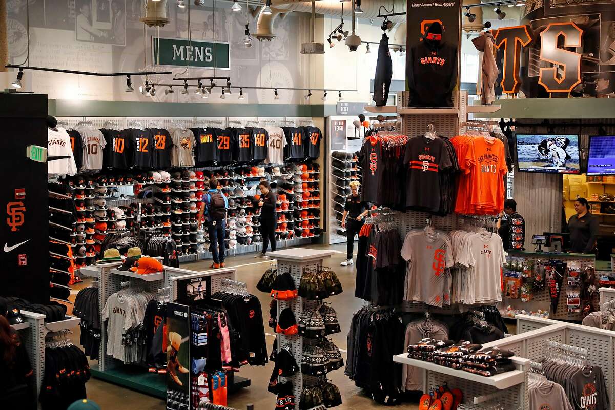 Buying, returning Giants gear to get easier after merchandising deal