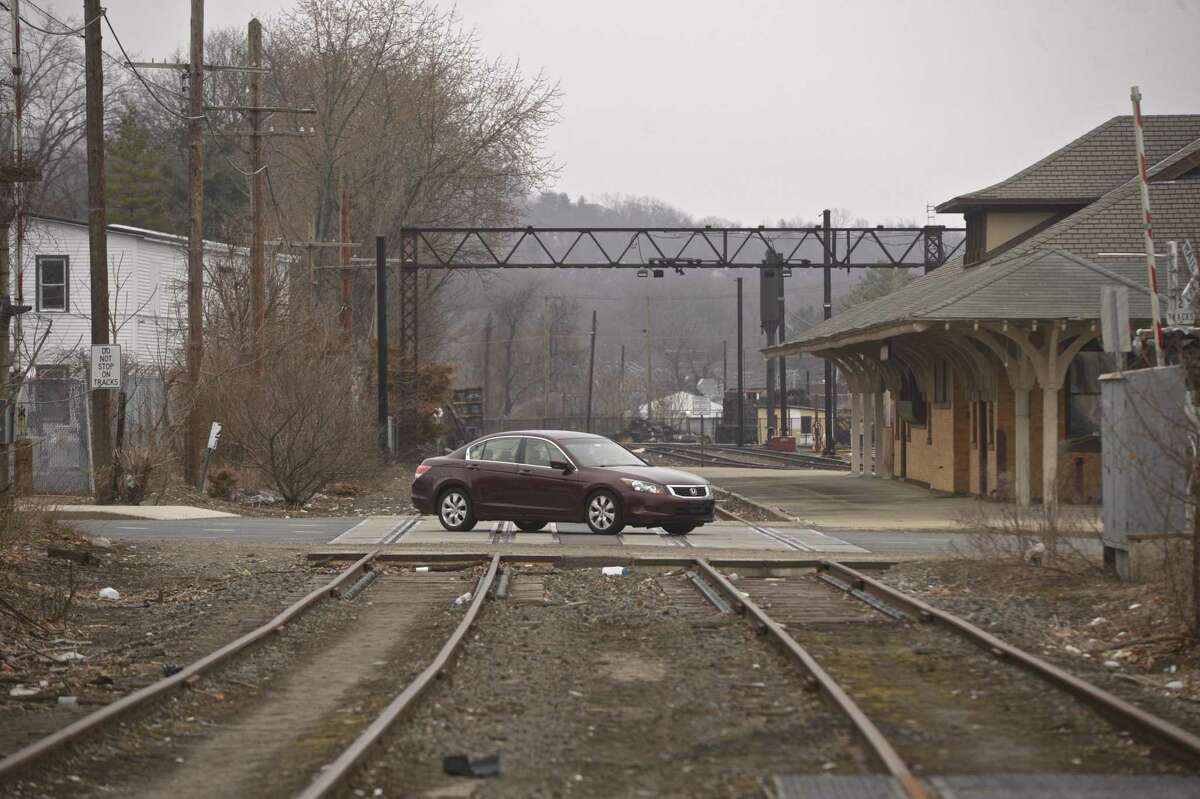 Danbury looks for faster train to New York City