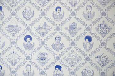 People Are Seeking Out This San Francisco Restaurant To Take Pics Of The Wallpaper Sfgate
