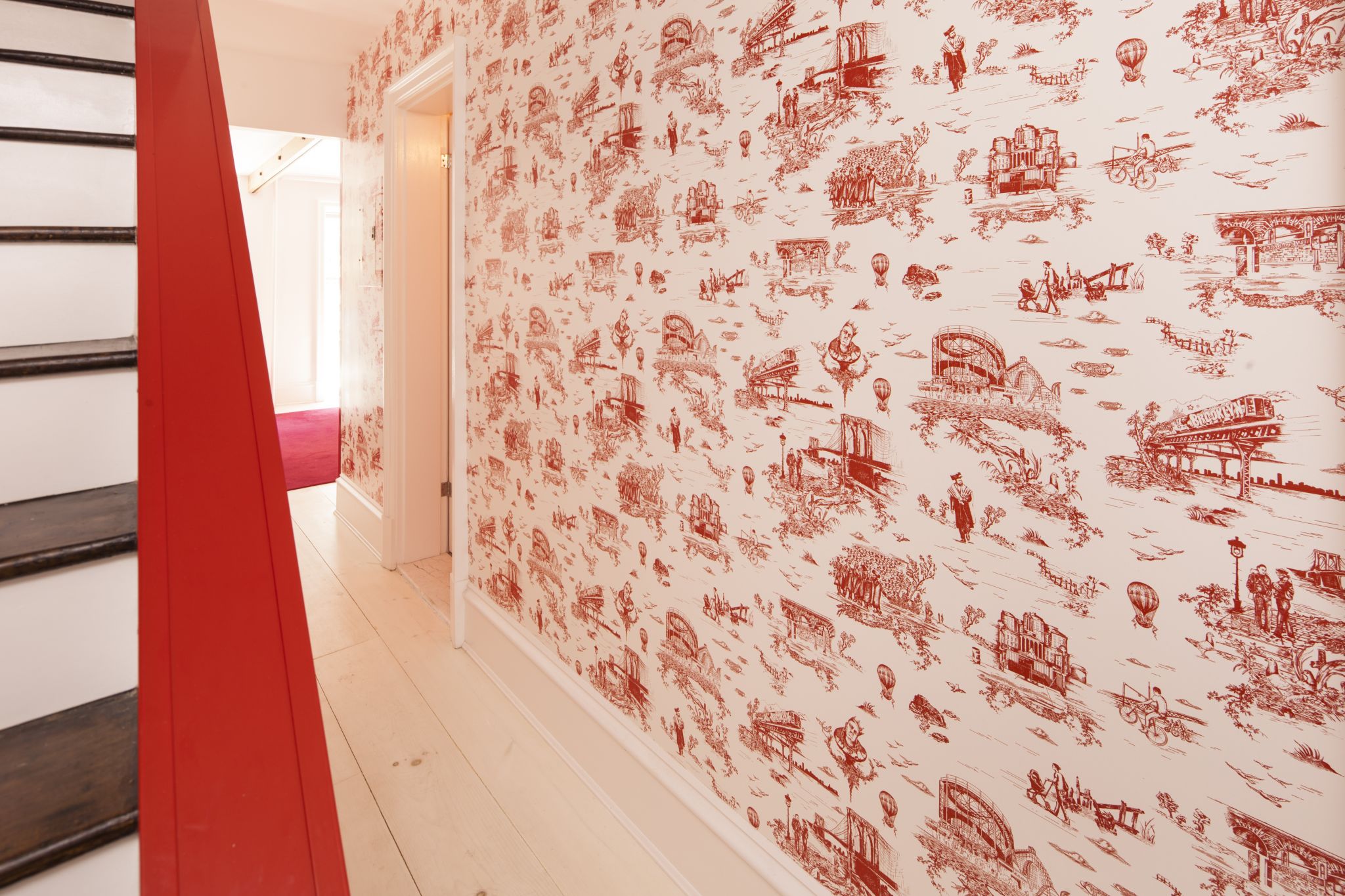 People Are Seeking Out This San Francisco Restaurant To Take Pics Of The Wallpaper Sfgate