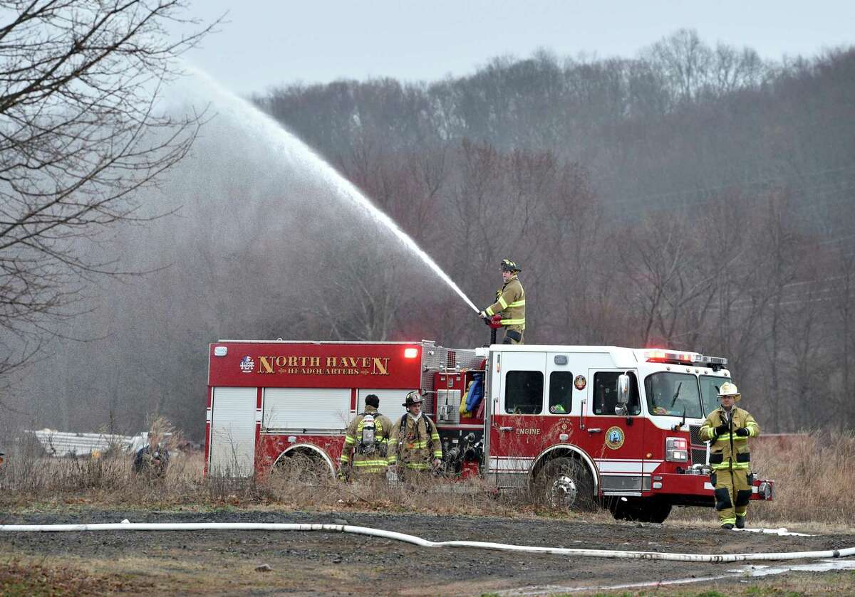 North Haven police searching for vehicle seen near fire