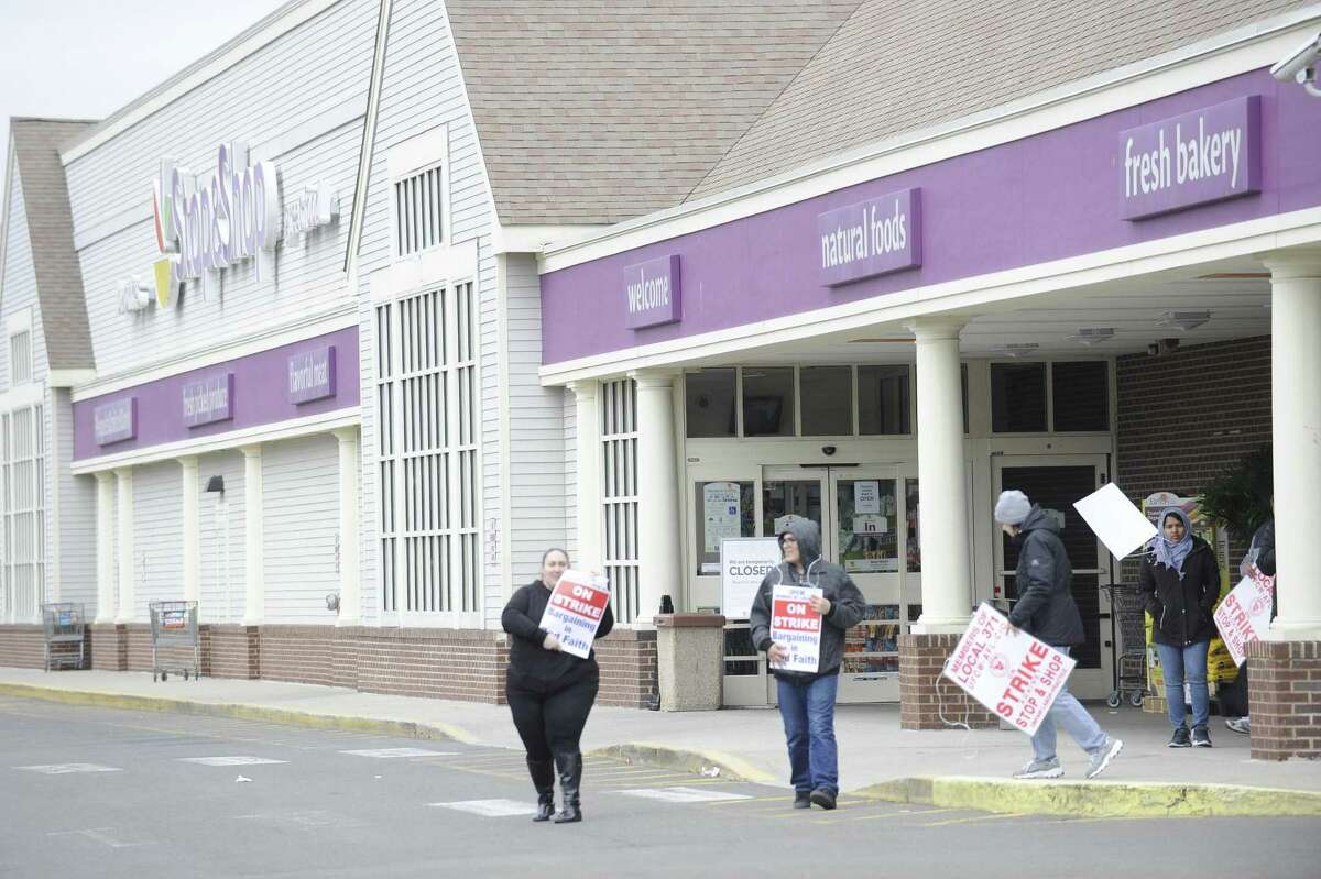 Stop & Shop workers go on strike in CT