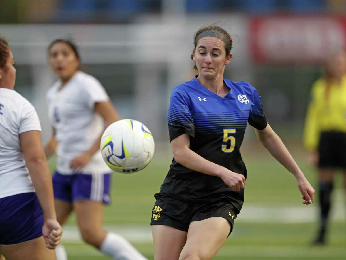 Sophia Connelly bounced back from Alamo Heights’ state semifinal loss last season by scoring a school-record 52 goals.