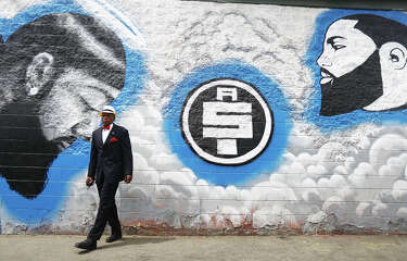 There S A New Nipsey Hussle Mural In Oakland