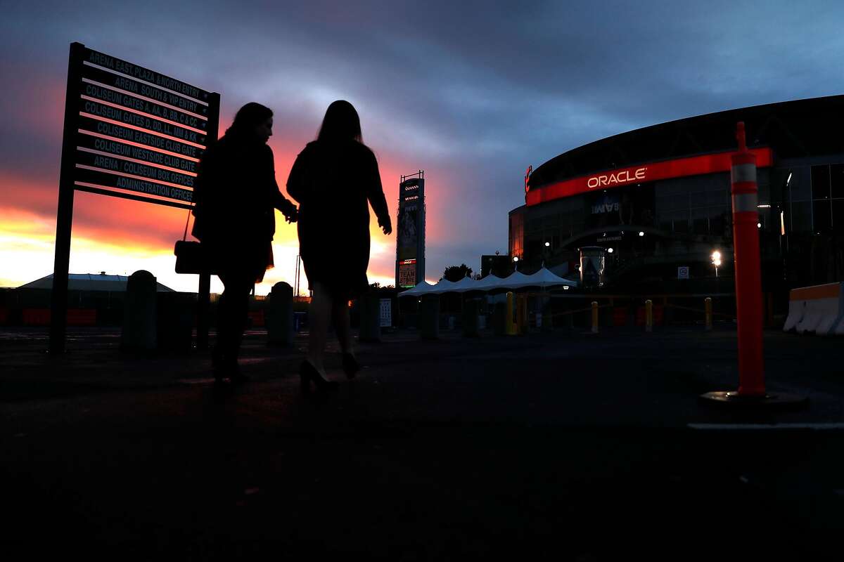 Oracle Arena memories Fans recall favorite Warriors