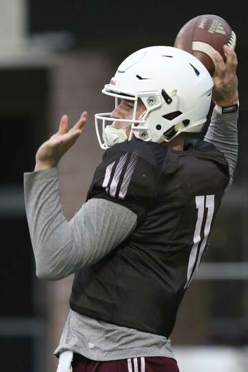 Macarthur Grad Vitt Locked In Quarterback Competition As Texas